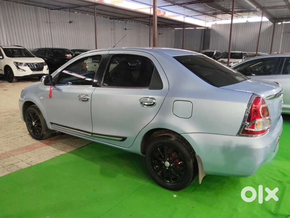 Toyota Etios V, 2011, Petrol
