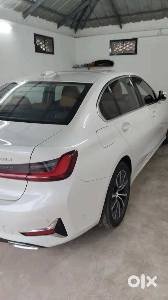 Bmw 3 Series 2022 Luxury Line -  Co Maintained In Excellent Condition
