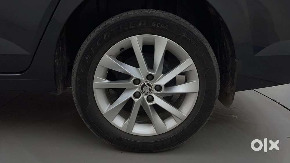 Skoda Slavia Ambition 1.0l Tsi Mt, 2024, Petrol