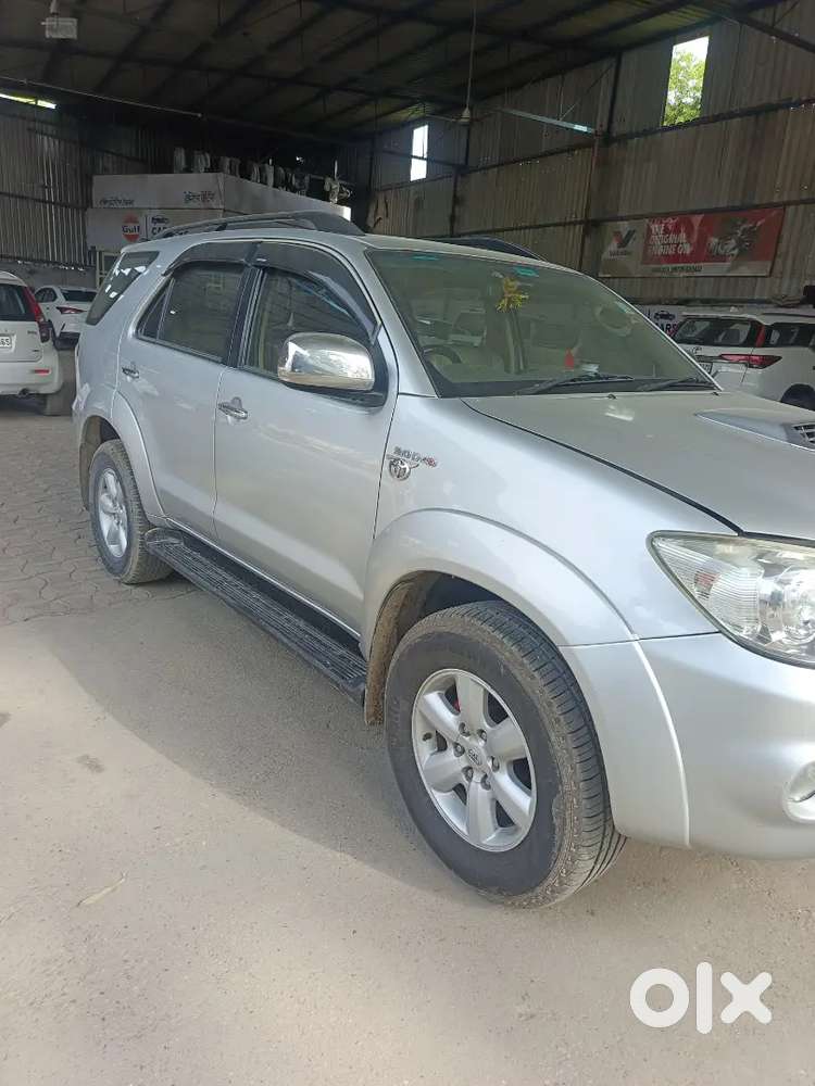 Toyota Fortuner 3.0 2011