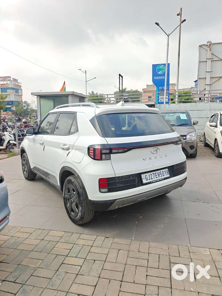 Hyundai Venue 1.2 S (o), 2025, Cng & Hybrids
