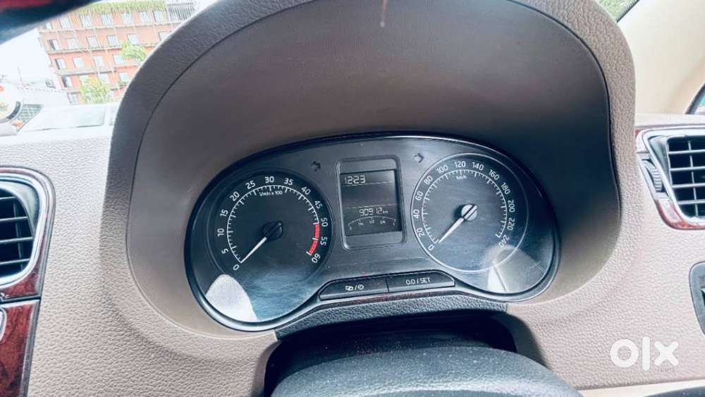 Skoda Rapid 1.5 Tdi At Elegance Plus, 2015, Diesel