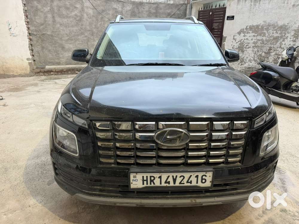 Hyundai Venue Petrol Manual 2024