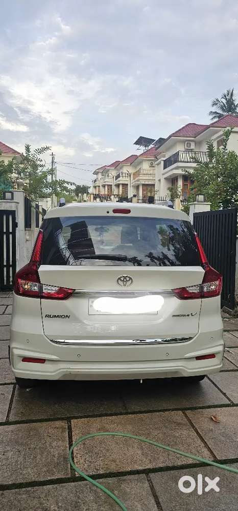 Toyota Rumion 2023 Petrol Well Maintained
