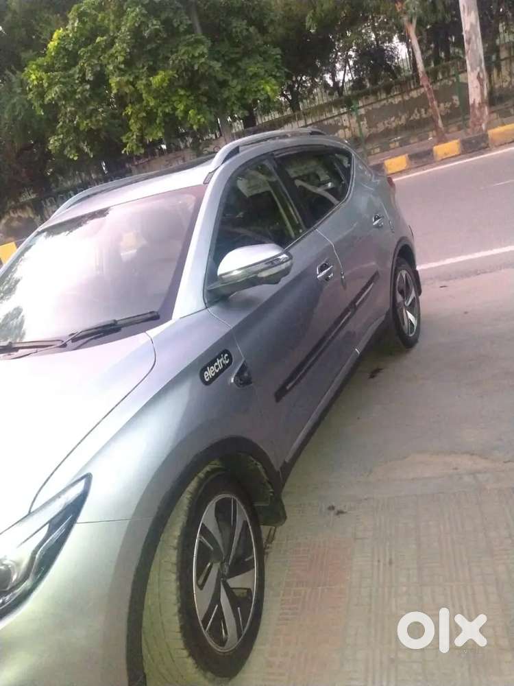 Mg Zs Ev Top Model