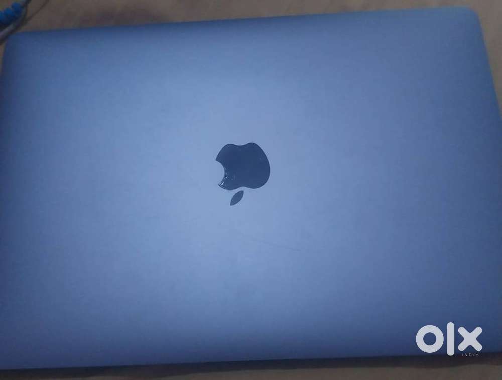 MacBook本体 Macbook Pro 2017 i5/8GB/256GB Retina Apple MacBook Pro (13-inch, Previous Model, 8GB RAM, 256GB Storage
