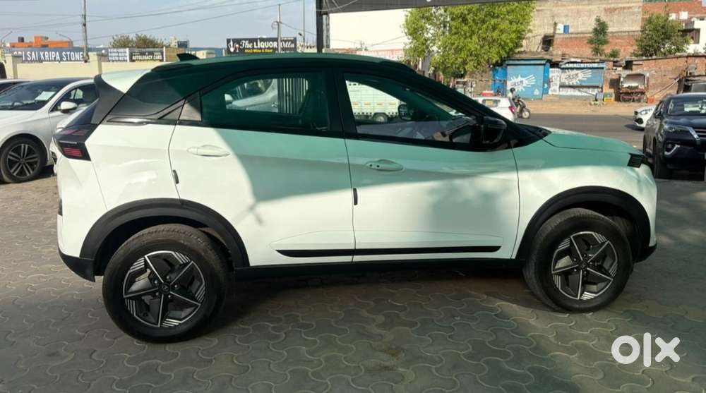 Tata Nexon Creative Plus S 1.2 Revotron Petrol 6 Mt, 2024, Petrol