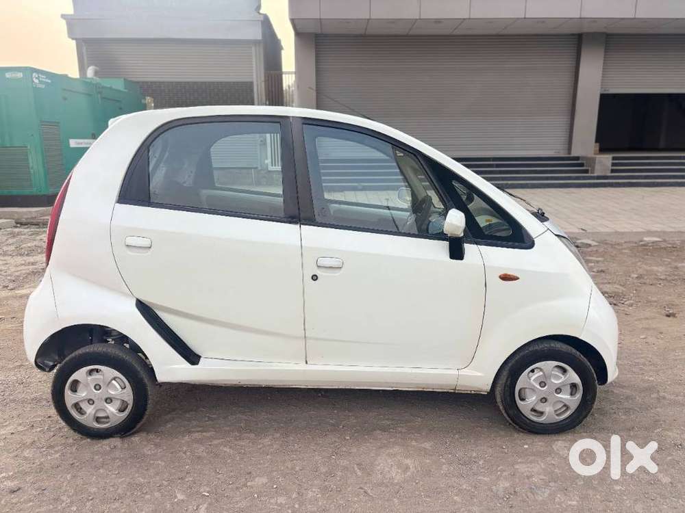 Tata Nano Xta, 2016, Petrol
