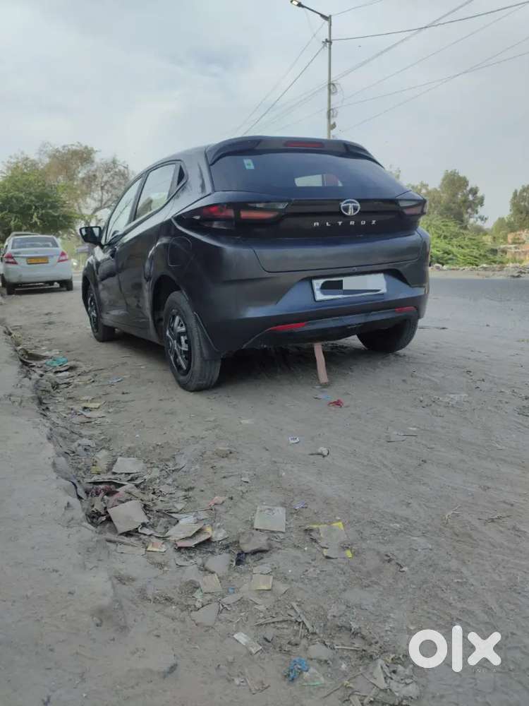 Tata Altroz 2022 Petrol 37600 Kms Driven
