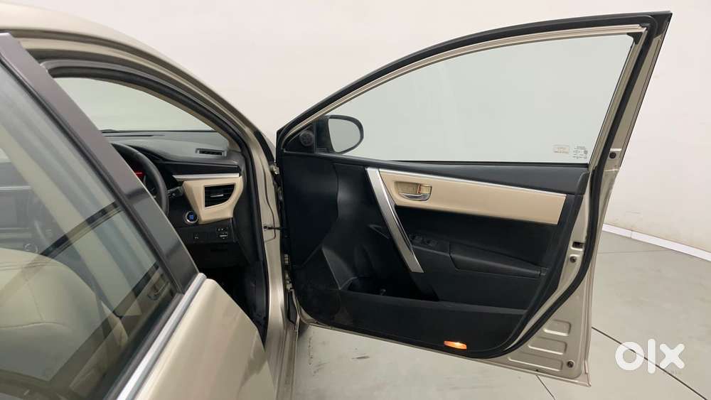 Toyota Corolla Altis 1.8 G, 2015, Petrol