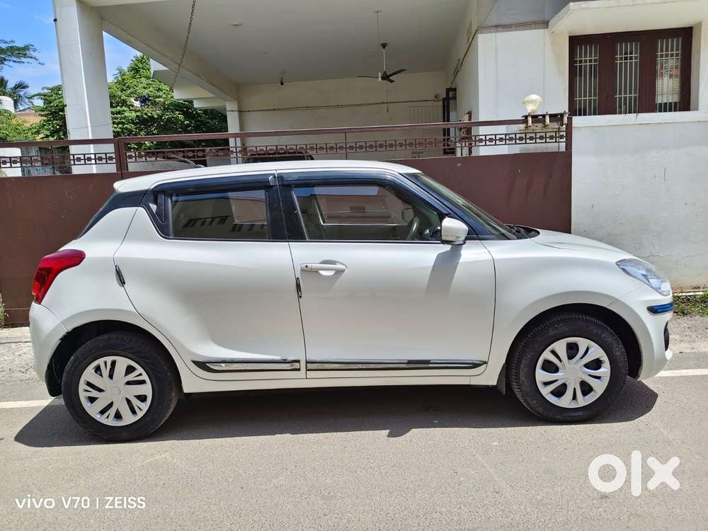 Maruti Suzuki Swift Vxi + Manual, 2023, Petrol