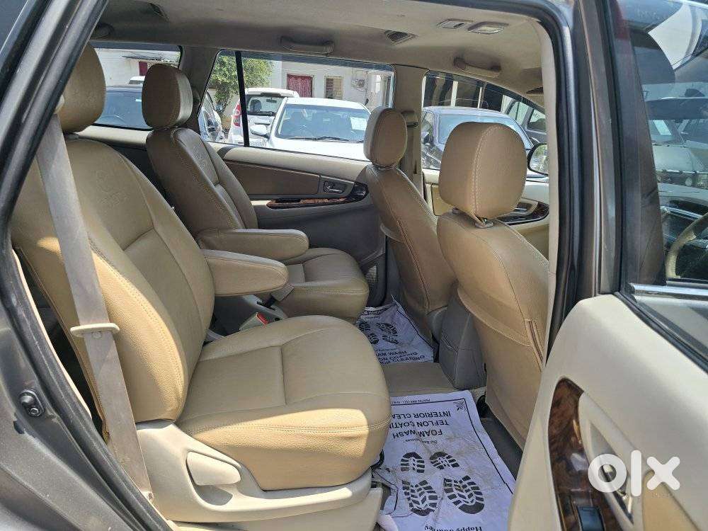 Toyota Innova 2.5 Zx 7 Str Bs-iv, 2013, Diesel