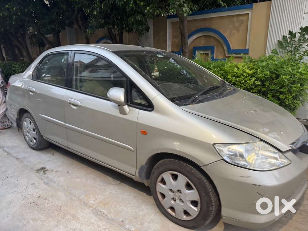 Honda City Petrol Manual 2005 Km Driven