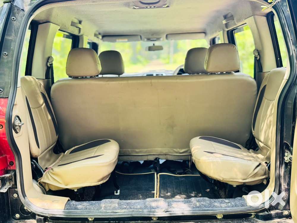 Mahindra Tuv 300 T8, 2012, Petrol