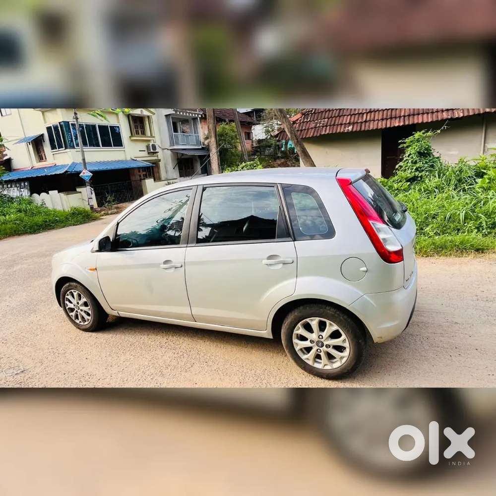 Ford Figo Titanium Petrol 2014