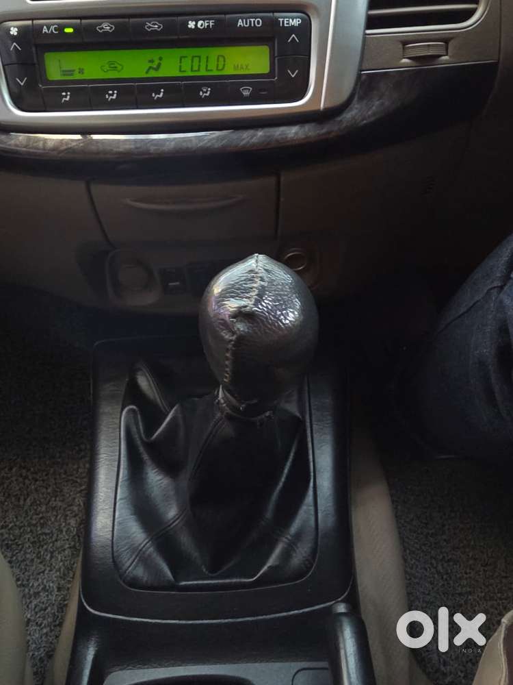 Toyota Innova 2.5 V 8 Str, 2015, Diesel