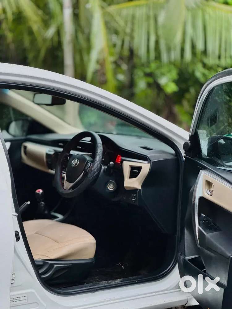 Toyota Corolla Altis 2015