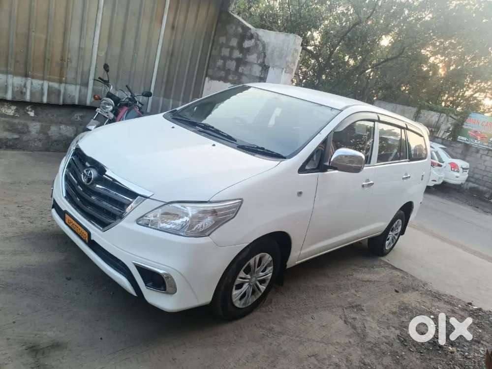 Toyota Innova 2015