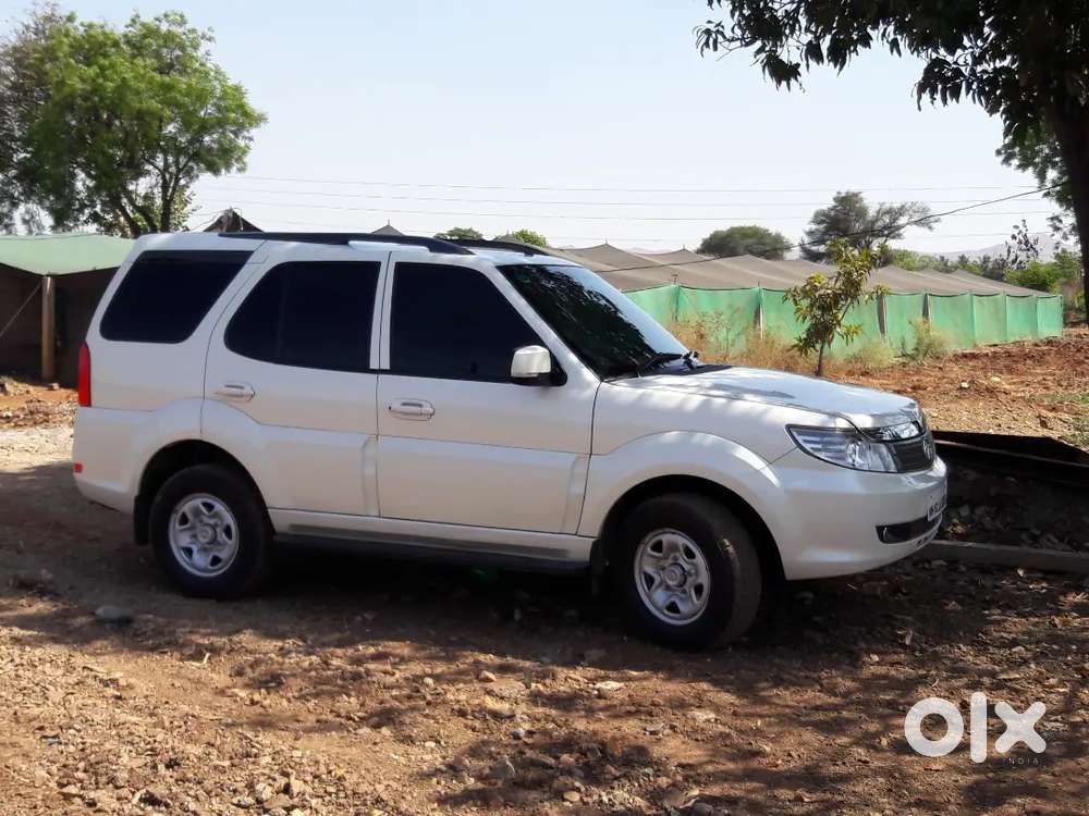Tata Safari Storme 2015