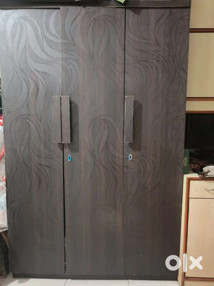 Wooden Wardrobe - Buy & Sell Used Furniture in Mumbai | OLX