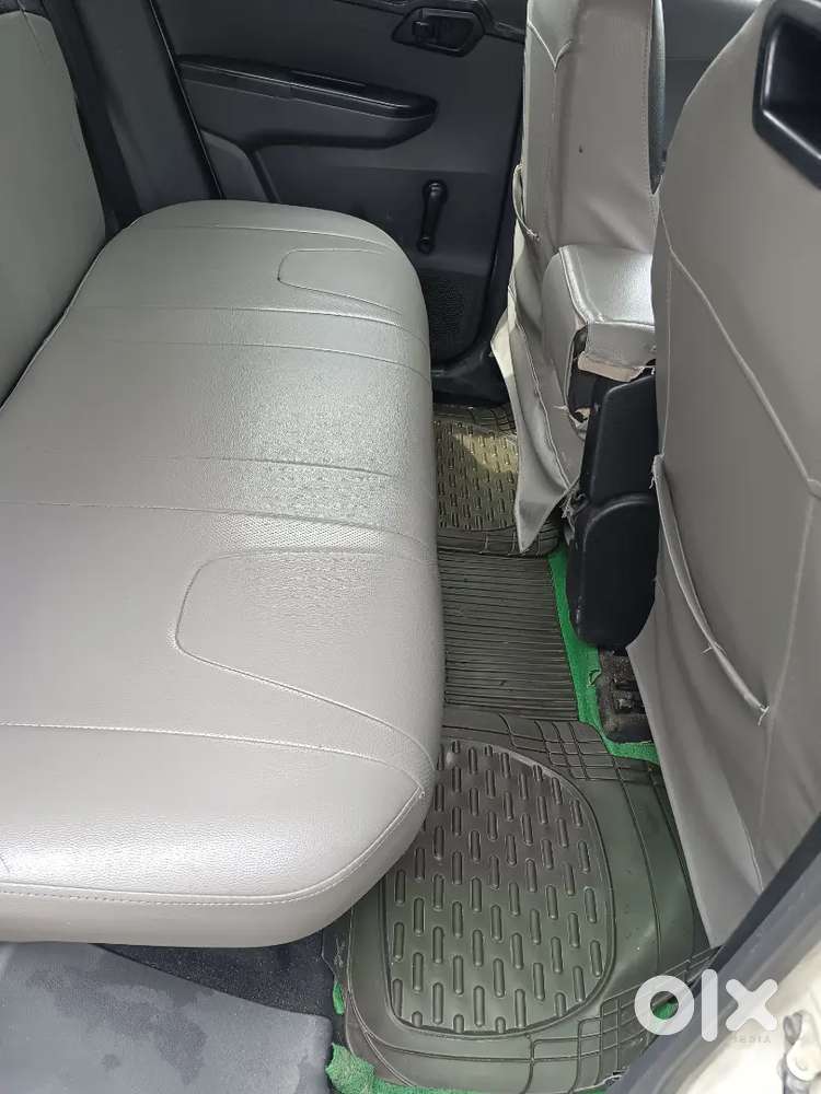 Mahindra Kuv 100 2018