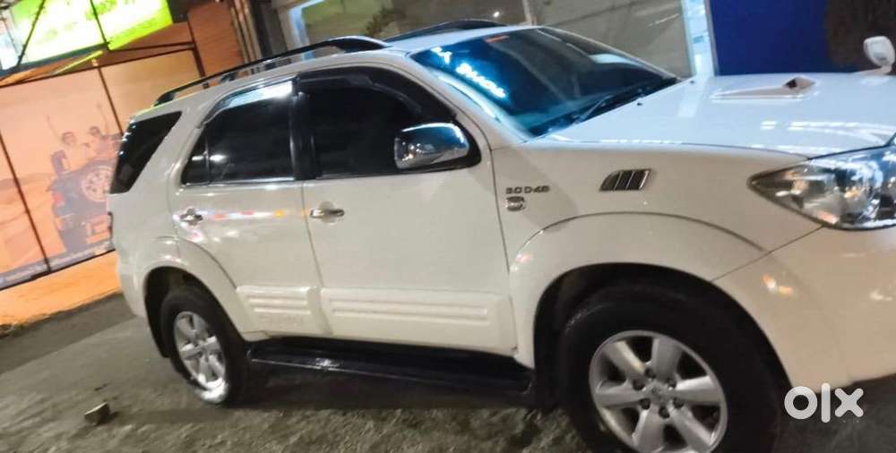 Toyota Fortuner 2011 Diesel 160000 Km Driven