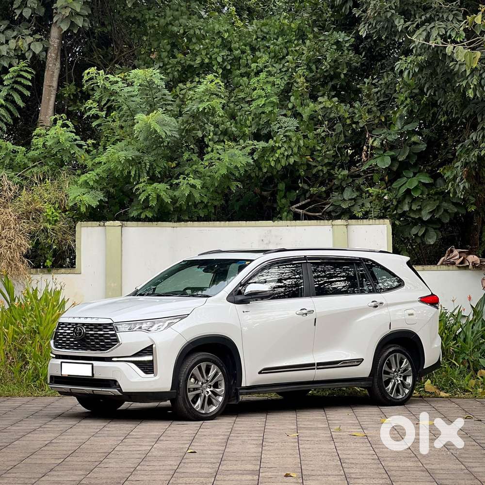 Toyota Innova Hycross 2.0 Zx (o) Hybrid 7 Str, 2025, Petrol