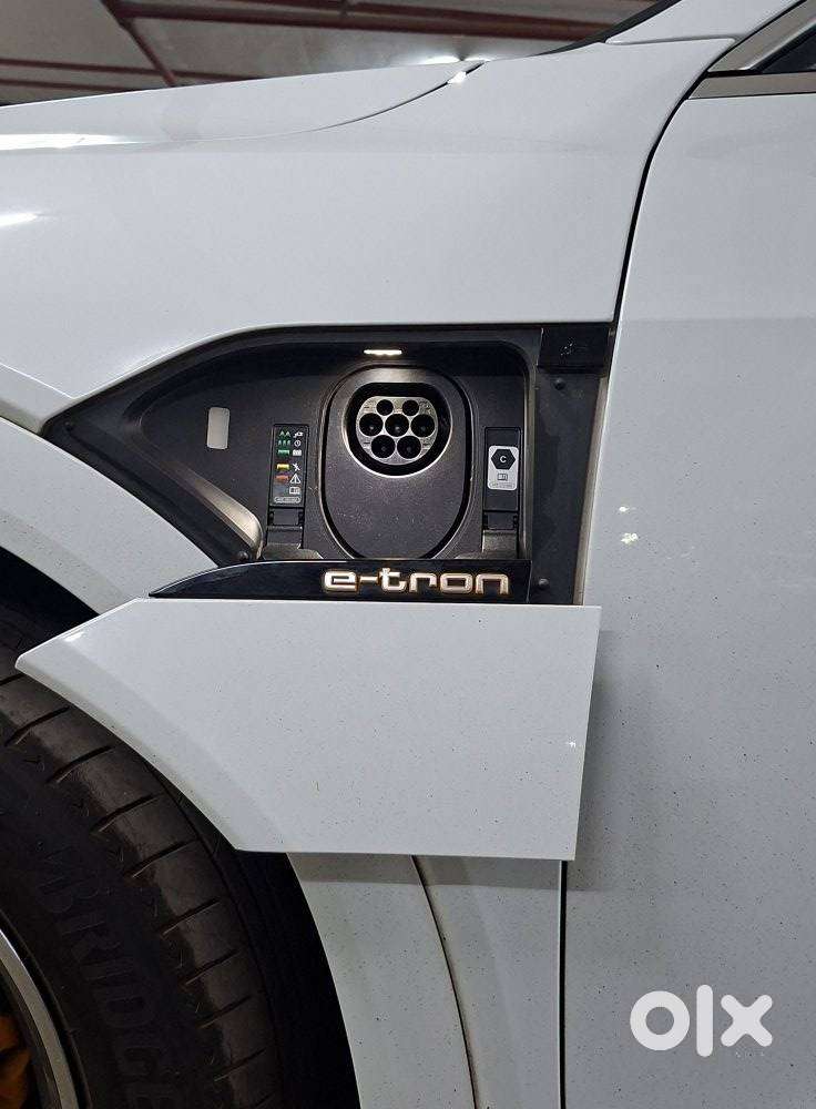 Audi E-tron 55, 2022, Electric