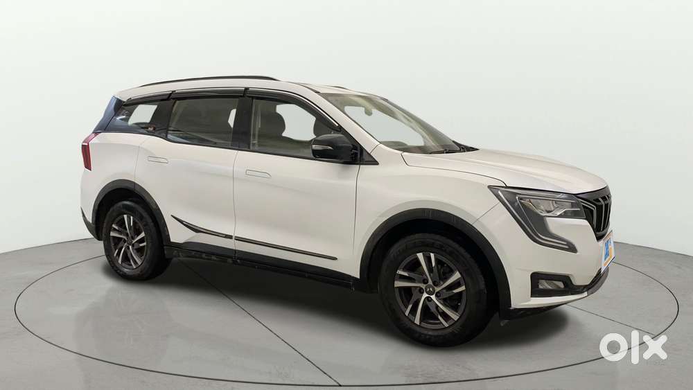 Mahindra Xuv700 2.0 Ax 5 Petrol Mt 7 Str, 2022, Petrol