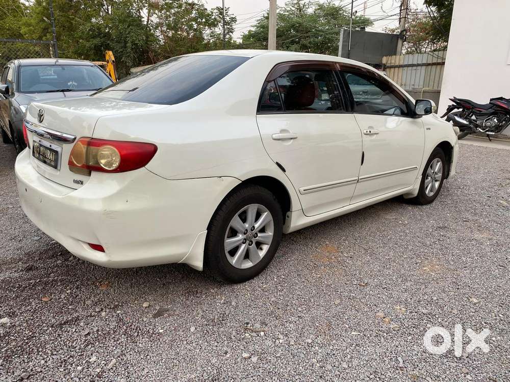 Toyota Corolla Altis [ ] 1.8 Vl At, 2011, Petrol