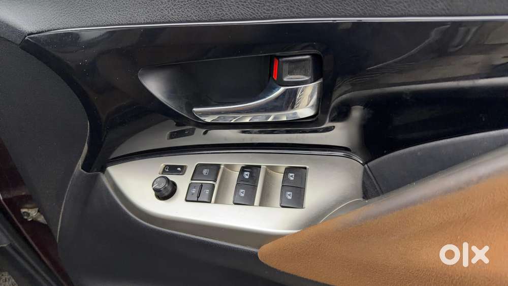 Toyota Innova Crysta 2.7 Zx At, 2016, Petrol