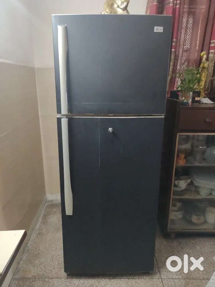 LG 365 Ltr. Double Door Refrigreator