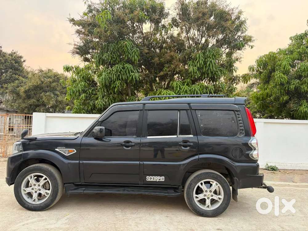 Mahindra Scorpio 2017 Diesel 81200 Km Driven