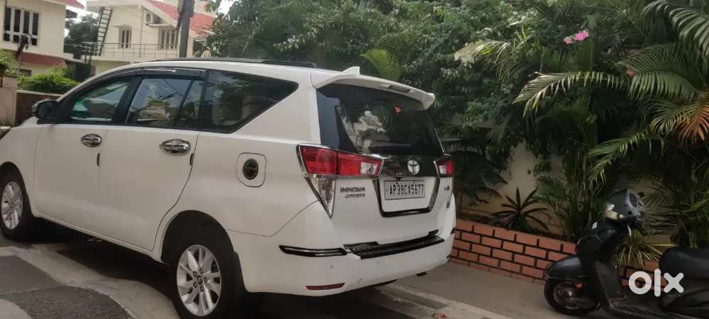 Toyota Innova Crysta 2.4 Mt 2019
