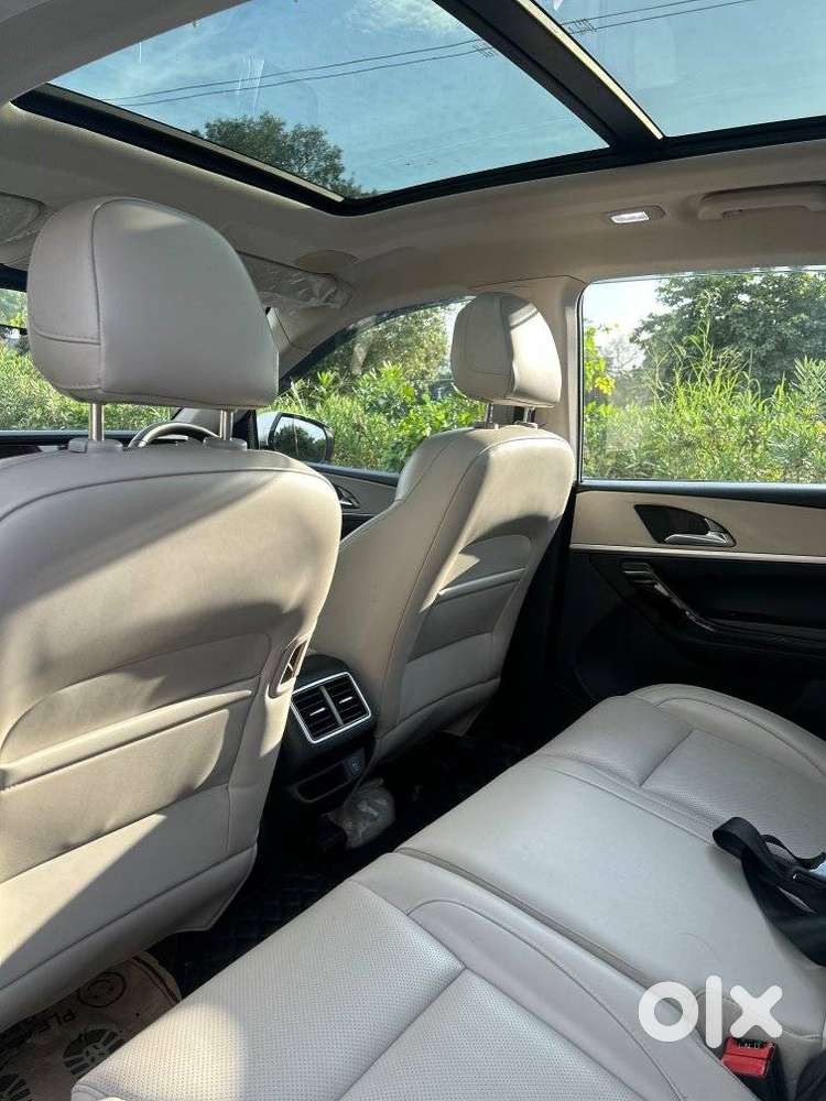 Mahindra Xuv700 2.0 Ax 7 Petrol At Luxury Pack Str, 2023, Petrol
