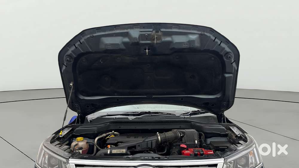 Mahindra Xuv300 W8, 2021, Petrol