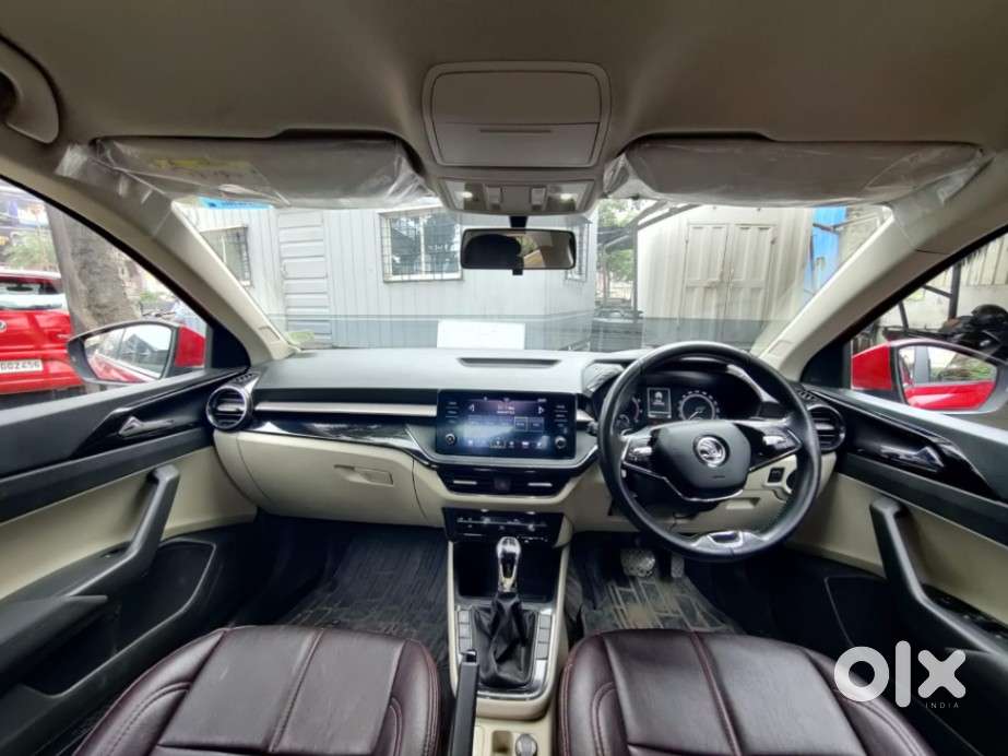 Skoda Slavia Ambition 1.0l Tsi At, 2022, Petrol