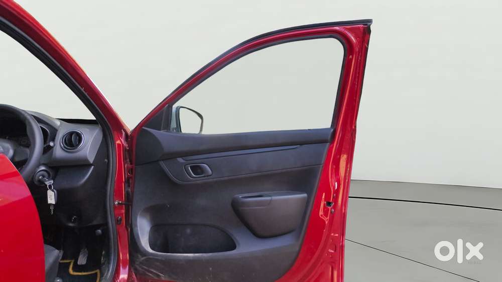 Renault Kwid 2019-ongoing 1.0 Rxt Amt (o), 2017, Petrol