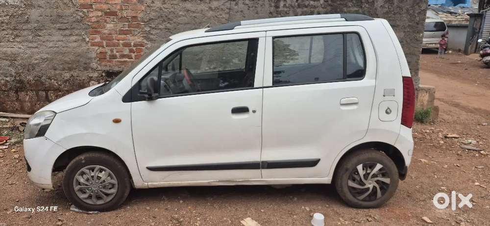 Maruti Suzuki Wagnor R 2011 Model Petrol + Lpg Company Fitted