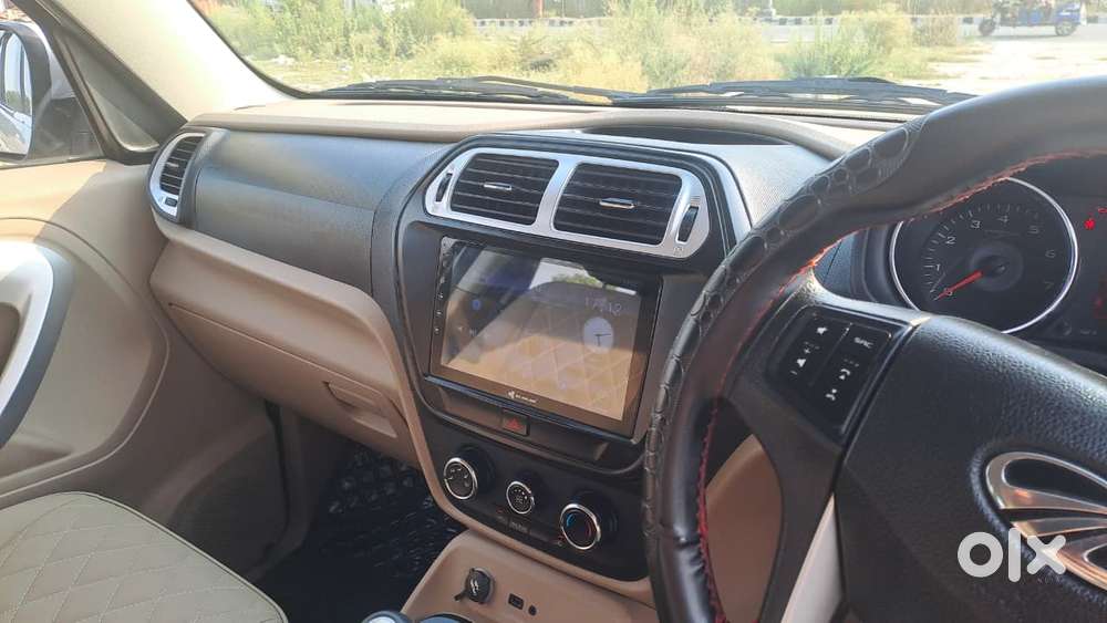 Mahindra Tuv 300 T10, 2018, Diesel