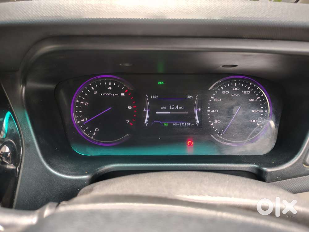 Mahindra Marazzo M6, 2018, Diesel