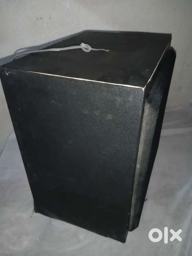 Brand New 4440 Amplifier with Speakers