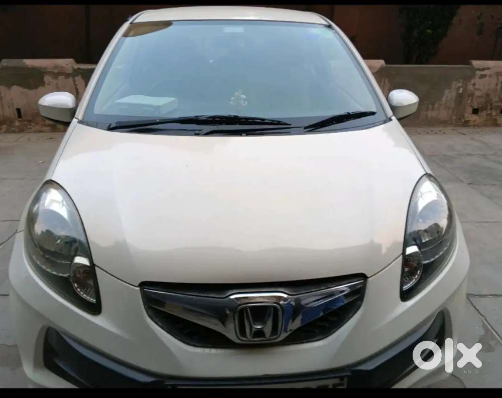 Honda Brio 2012 Petrol Well Maintained