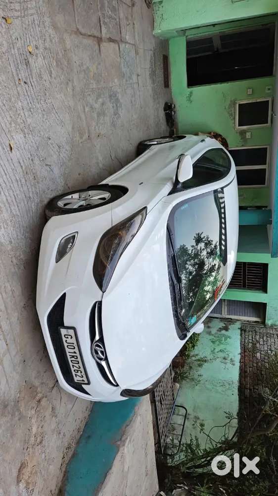 Well-maintained Hyundai Elantra Diesel (dec 2013) Excellent Condition