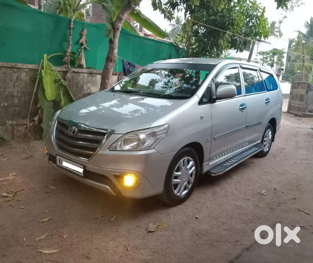 Toyota Innova 2012 Diesel 153000 Km