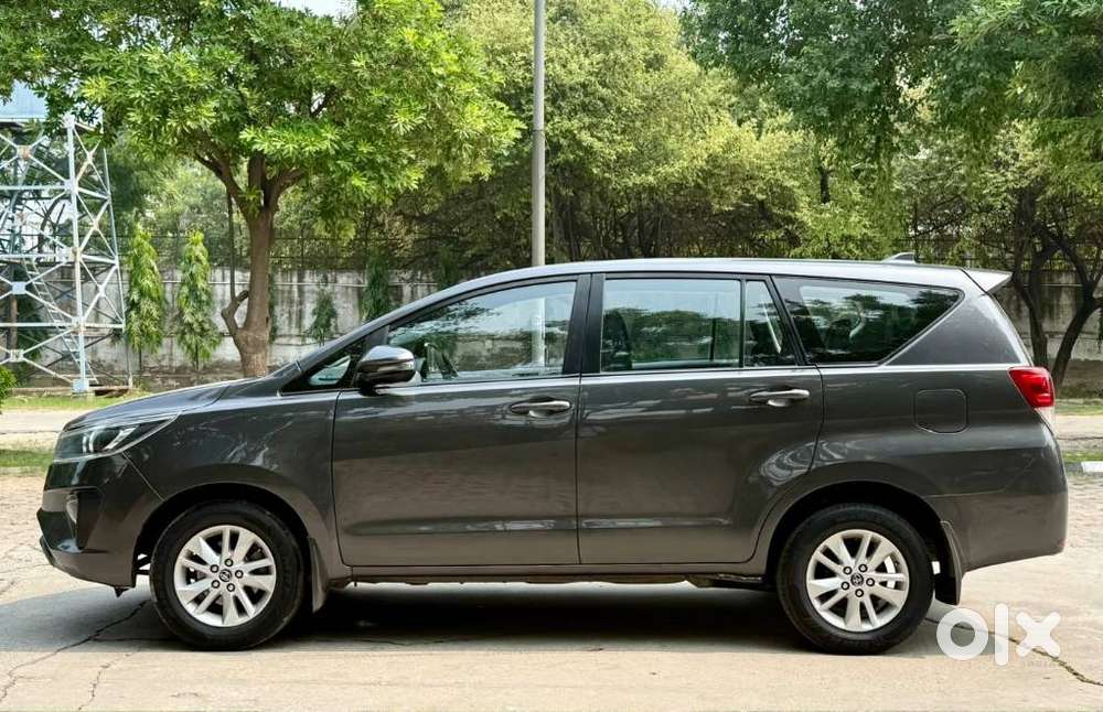 Toyota Innova Crysta 2.4 G Mt, 2017, Diesel