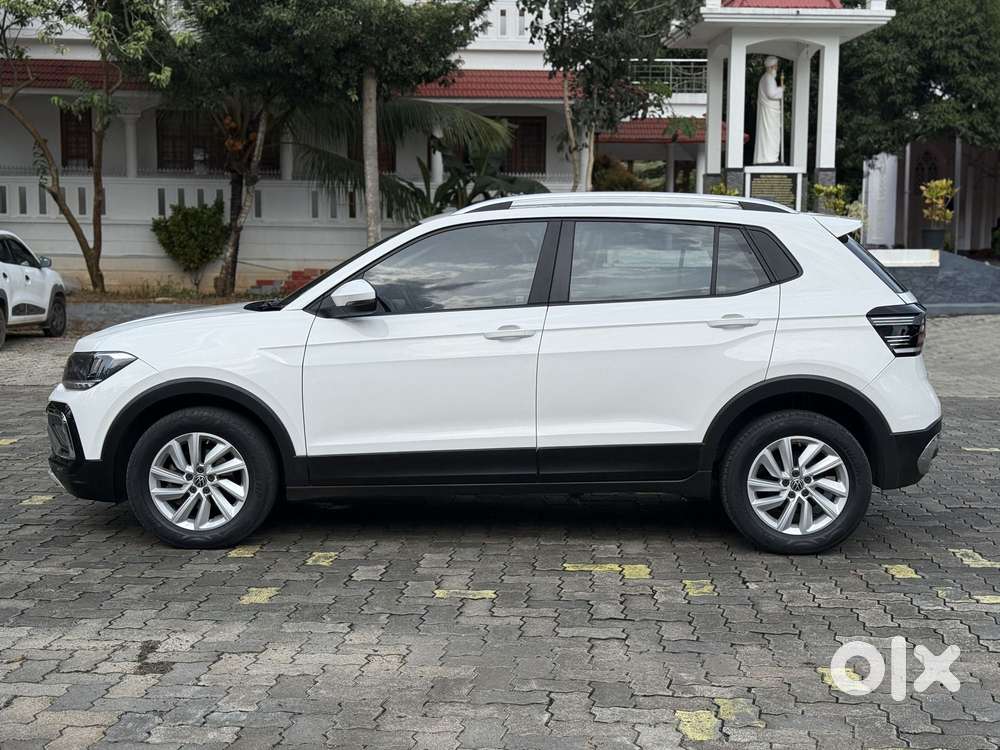 Volkswagen Taigun 1.0 Tsi Highline At, 2022, Petrol