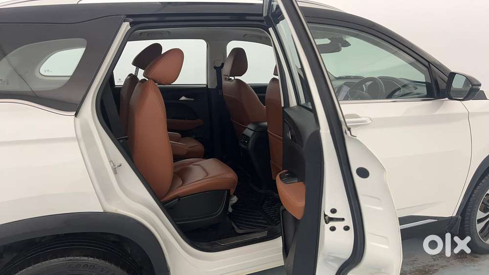 Mg Hector Plus 1.5 Sharp Turbo Cvt 6 Str, 2022, Petrol