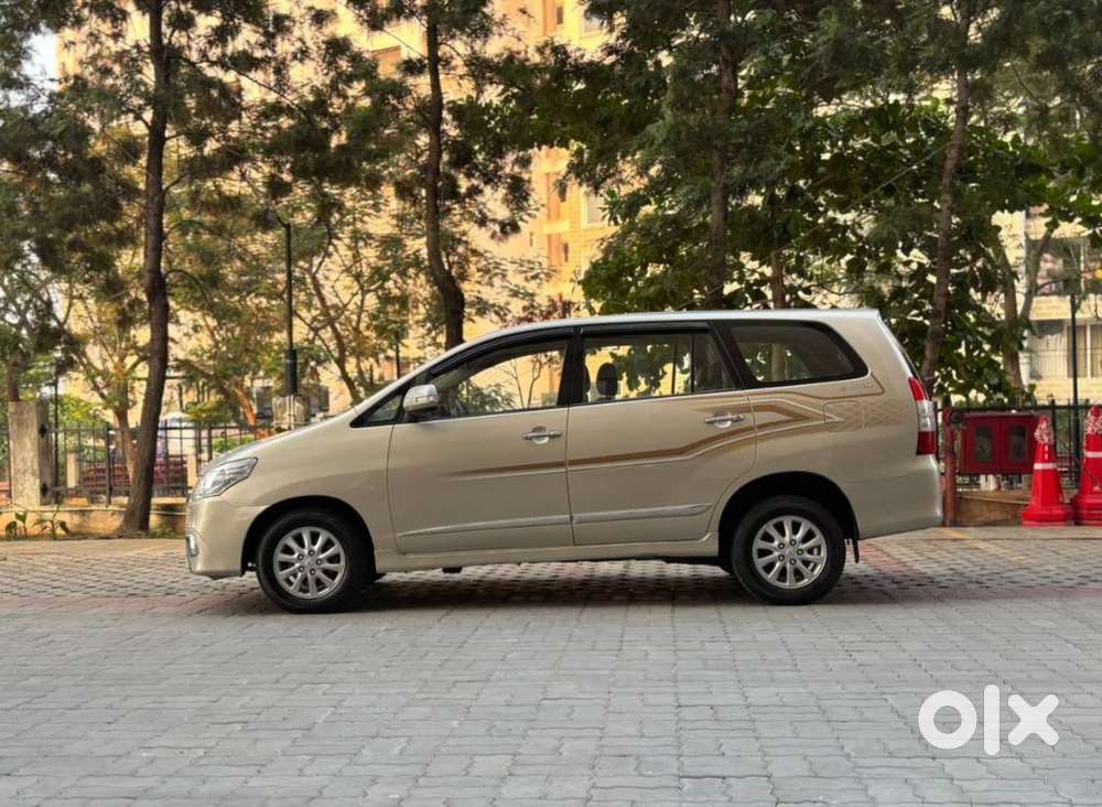 Toyota Innova 2.5 V 8 Str, 2015, Diesel