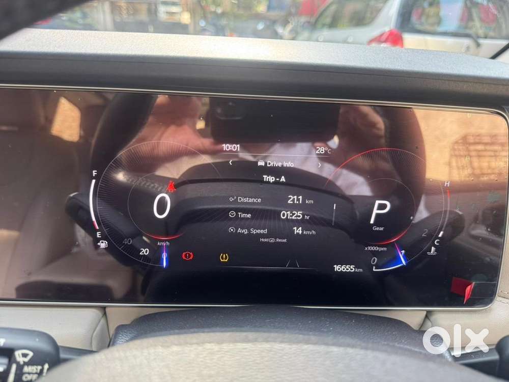 Mahindra Xuv700 2022 Diesel, Well Maintained 16800 Km Driven